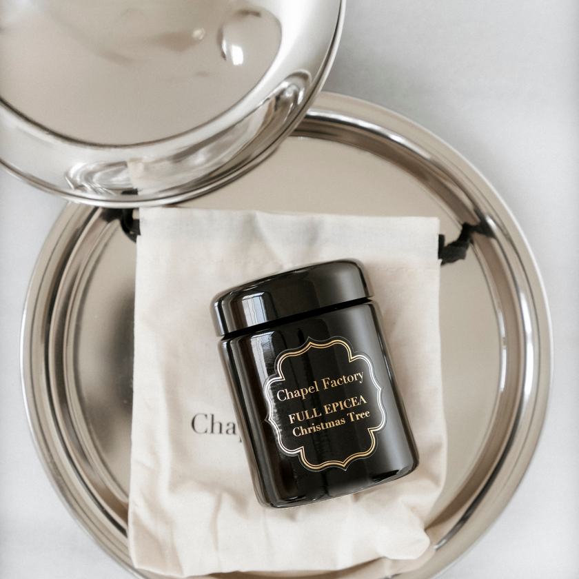 Christmas Candle from Chapel Factory - FULL EPICEA in hotel cloche, zoomed-in shot