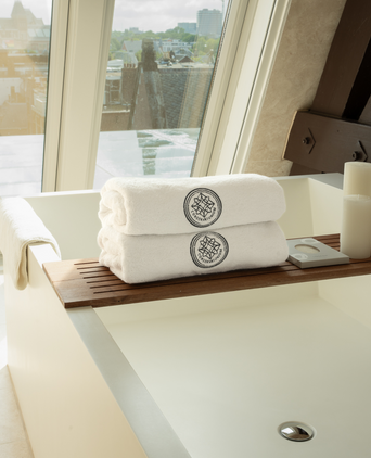 Conservatorium Hotel Towels | 50x100 cm (2pcs) Conservatorium Hotel Towels | 50x100 cm (2pcs)