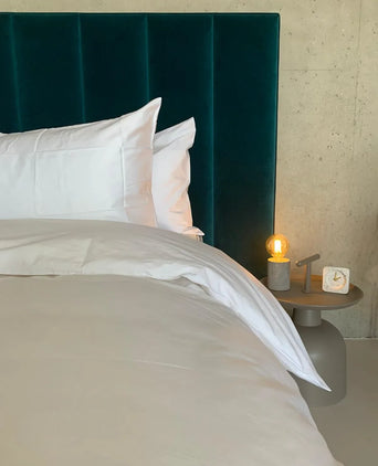 Otello Hotel Bed with Souplesse Mattresses & Prestige Featherbed | 200×200 cm | Outlet Otello Hotel Bed with Souplesse Mattresses & Prestige Featherbed | 200×200 cm | Outlet
