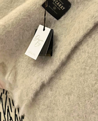 Mantas Ezcaray Throw 260x240 cm - Beige Mantas Ezcaray Throw 260x240 cm - Beige