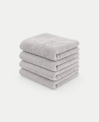 Guest towel zero-twist cotton 30x30 cm (4 pcs) | Silver Grey Stapel van vier zachte DOUXE handdoeken in een lichte grijstint