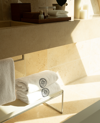Conservatorium Hotel Towels | 70x140 cm Conservatorium Hotel Towels | 70x140 cm
