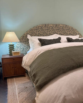 Mantas Ezcaray Throw 260×240 cm | Dark Green