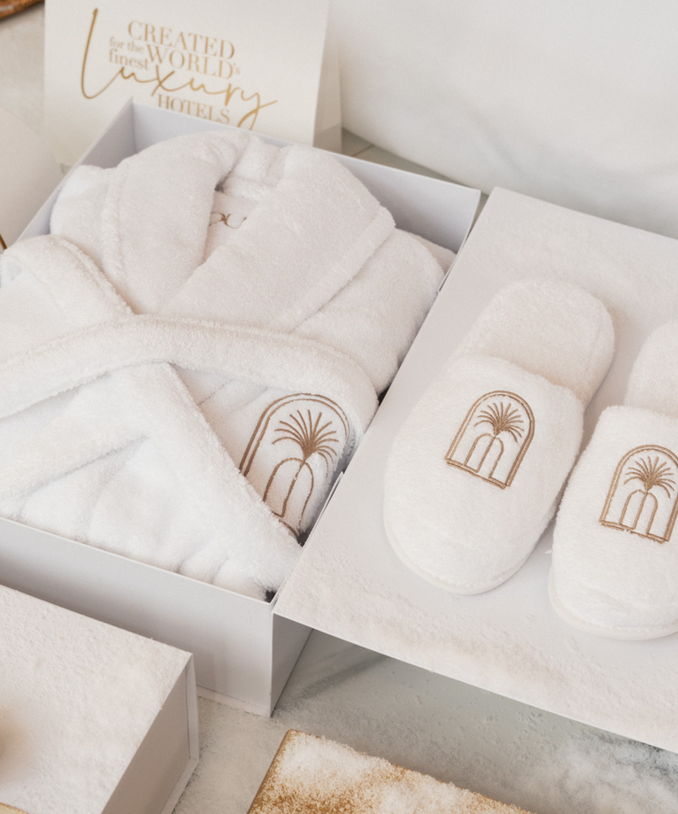 Bathrobe and slippers | Gift set | White