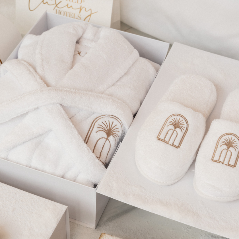 Bathrobe and slippers | Gift set | White