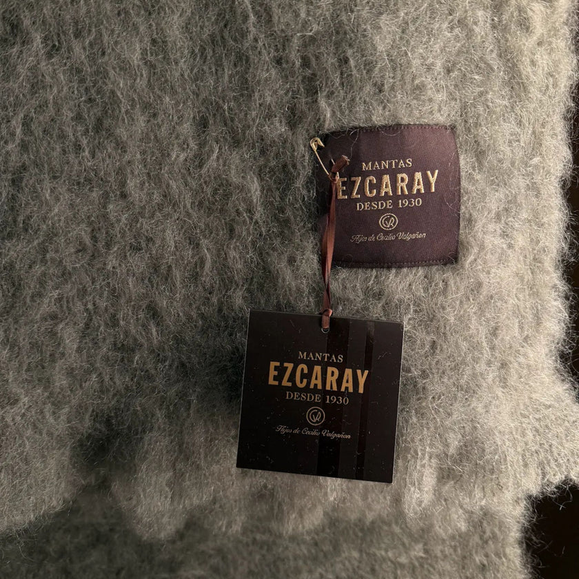 Mantas Ezcaray Throw 260×240 cm | Dark Green