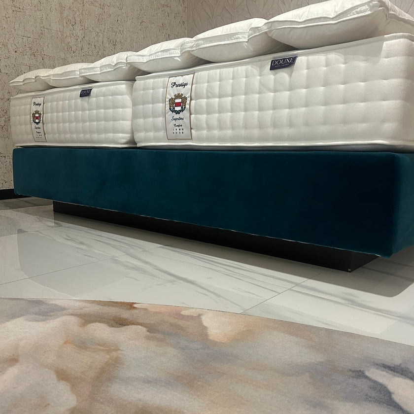Otello Hotel Bed with Souplesse Mattresses & Prestige Featherbed | 200×200 cm | Outlet