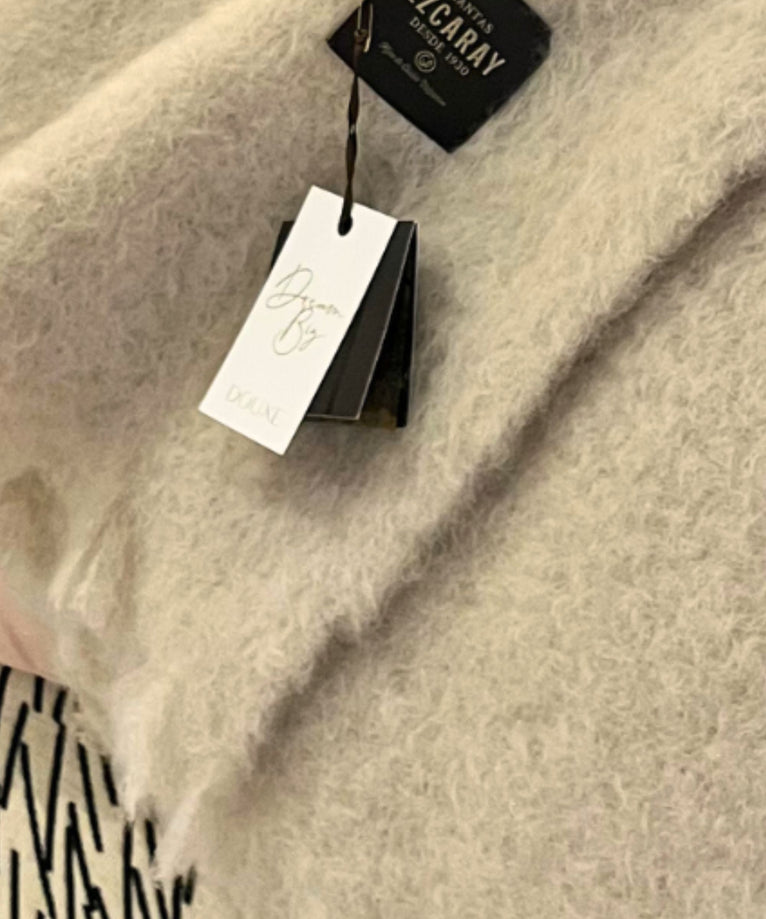 Mantas Ezcaray Throw 260x240 cm Beige