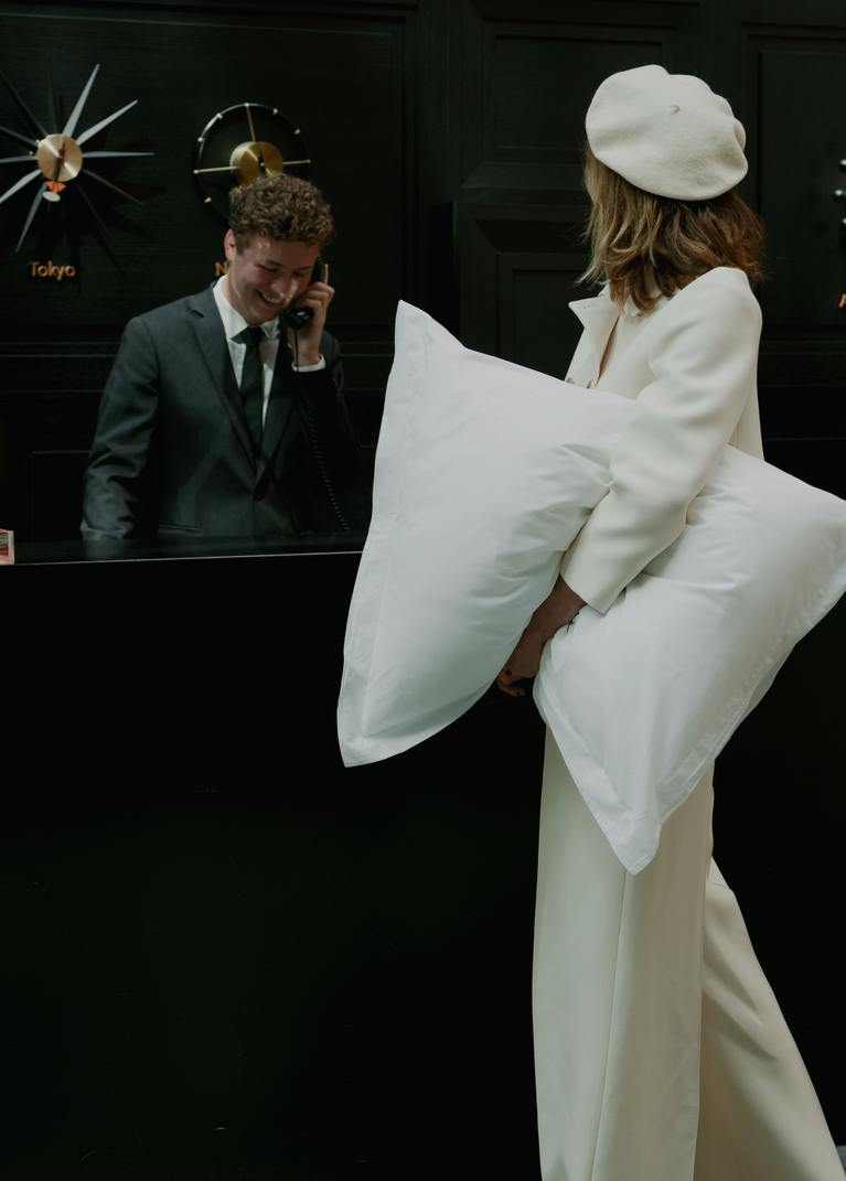 douxe hotel pillow check in