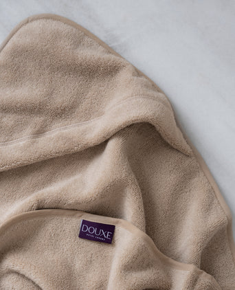Baby Bath Cape Latte + Washcloths Latte