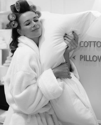 2x Down Pillows 50x90 cm + 2x Microfiber Body Pillows 60x90 cm