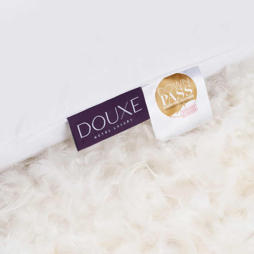 Kids Down Pillow 50 × 90 cm - Petit Hôtel