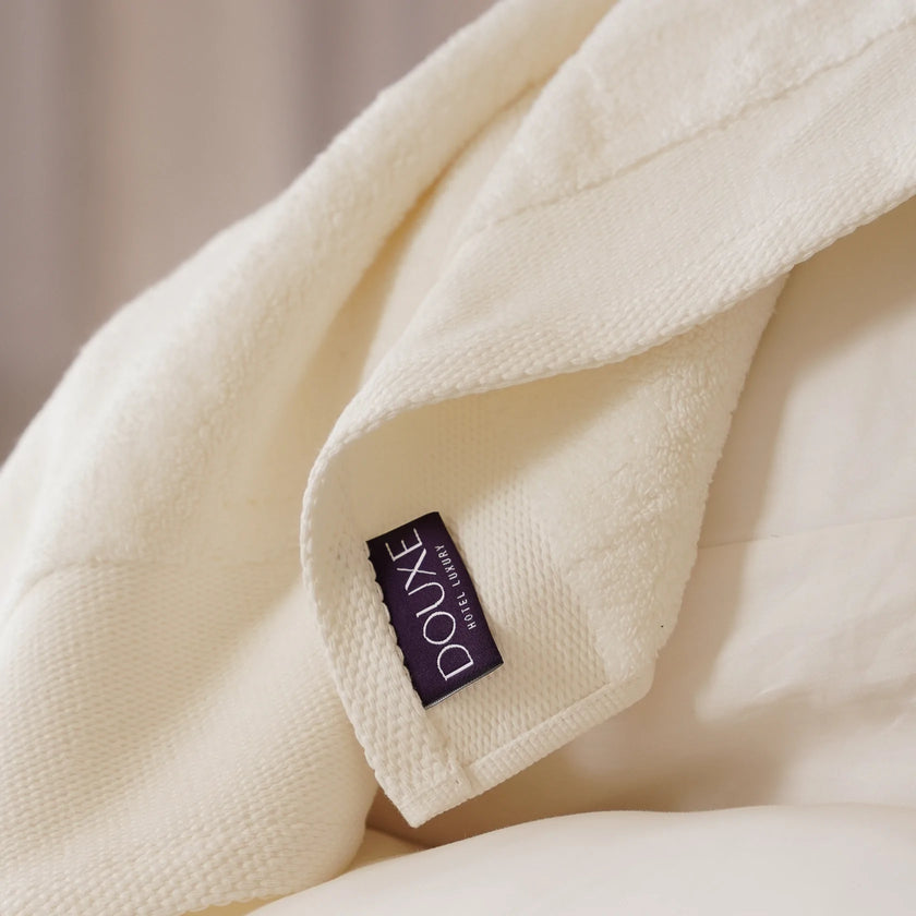 DOUXE Hotel Towel - 70x140 cm - Zero Twist - Cream