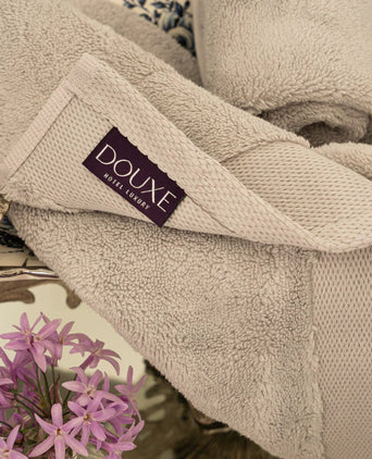 Europa Fine Linens Euro Plush Hotel Towels & Washcloths – Good's