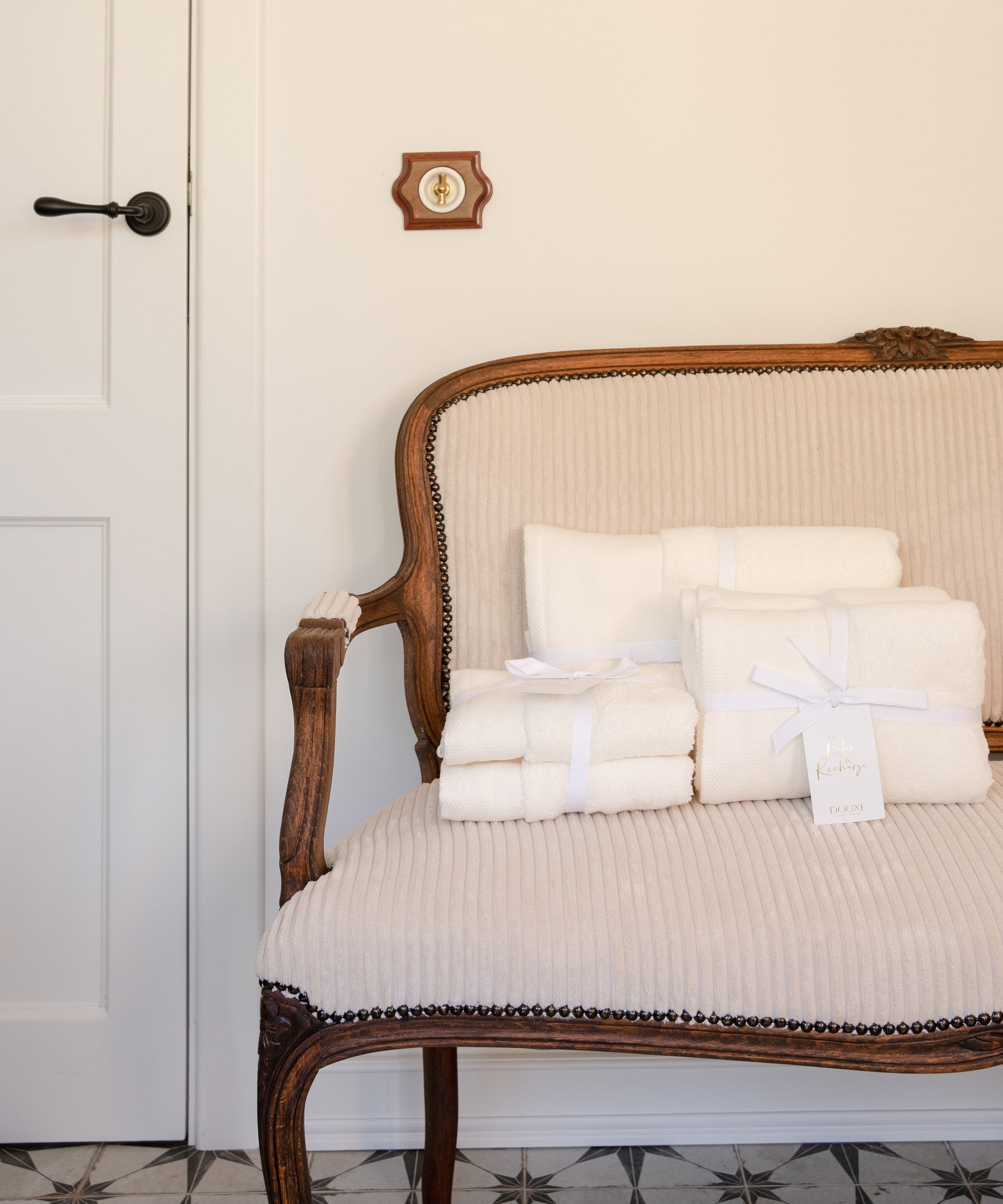 DOUXE Hotel Towel Set Luxury | Cream
