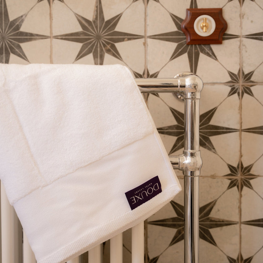Hotel Towels | White | luxury hotel quality 70x140